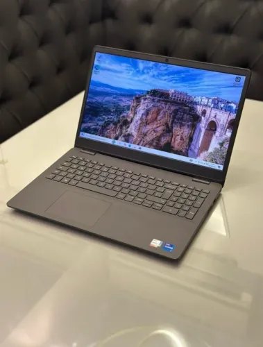 Notebook Dell i7 + Iris Xe + SSD 256GB + 8GB RAM