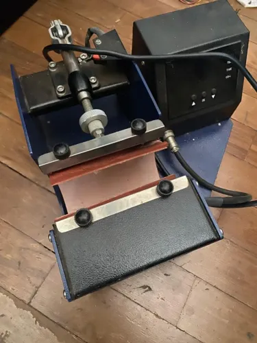 Prensa Térmica para Canecas Mundi Sublimação 220V