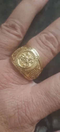 Anel de aço dourado São Jorge com a oração