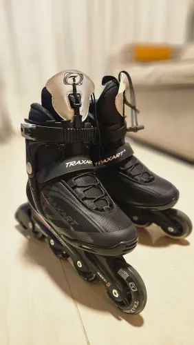 Patins Inline Traxart Traxion - Rodas 80mm / Rolamentos ABEC-5 (pra quem calça N 34)