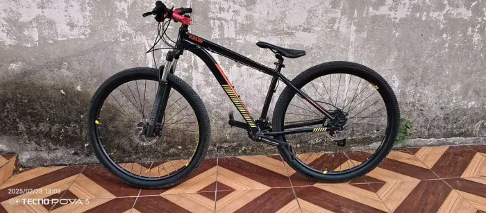 Bicicleta aro 29 calol Moab toda em alumínio, e aço inoxidável