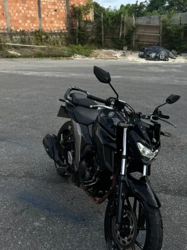 FZ25
