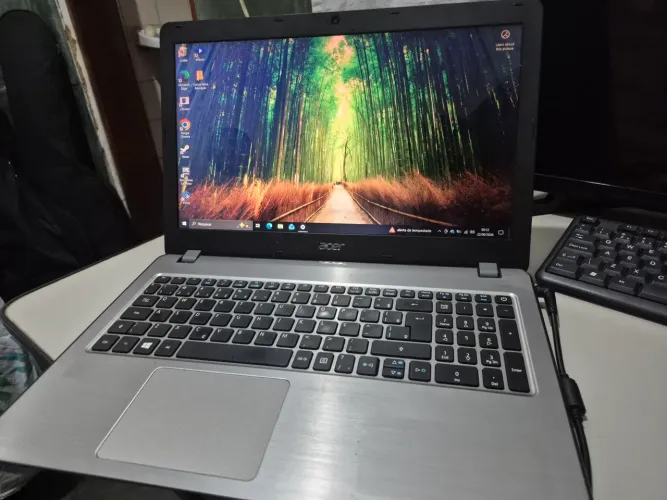 Notebook Acer Aspire F5-573 - I5 | 8GB de RAM | 1TB de HD