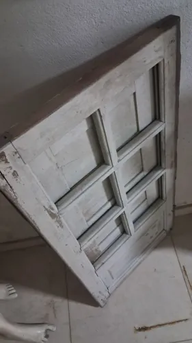 Janela de madeira clássica