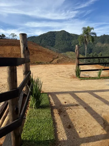 TERRENO À VENDA EM CANELINHA - BAIRRO MOURA  