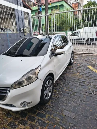 Peugeot 208 Griffe 1.6 Flex 16V 5P Mec. 2014