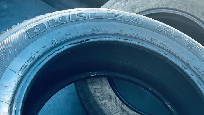 Pneus Bridgestone Dueler H/T 265/60R18 Aro 18