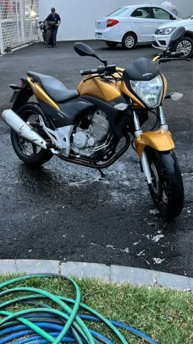 Moto CB 300