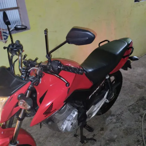 troco por carro em bom estado.