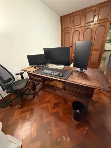 Escrivaninha de Madeira com 5 Gavetas