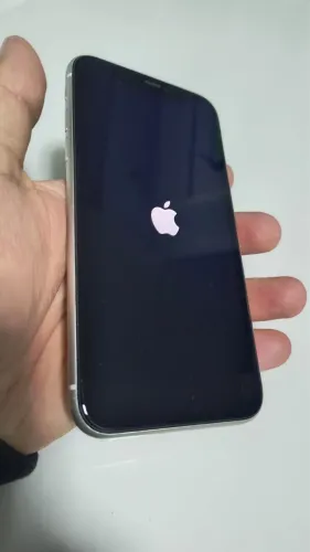 iPhone 11 64GB Branco