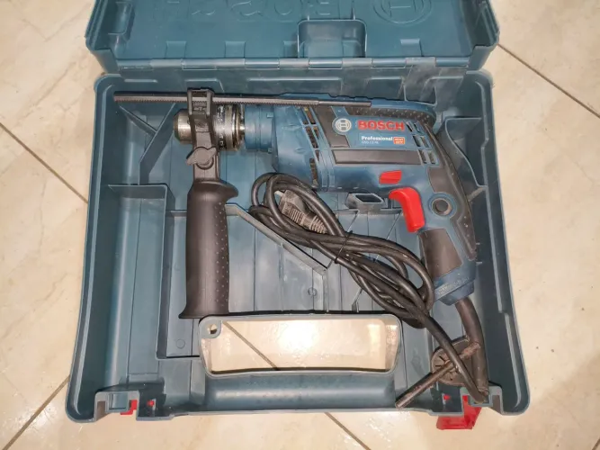 Furadeira de Impacto Bosch GSB 13 RE Professional 650W 127V com Maleta