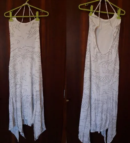 Vestido Branco Com Detalhes Pratas E Nas Costas Decote - Marca Katraca - Tamanho P