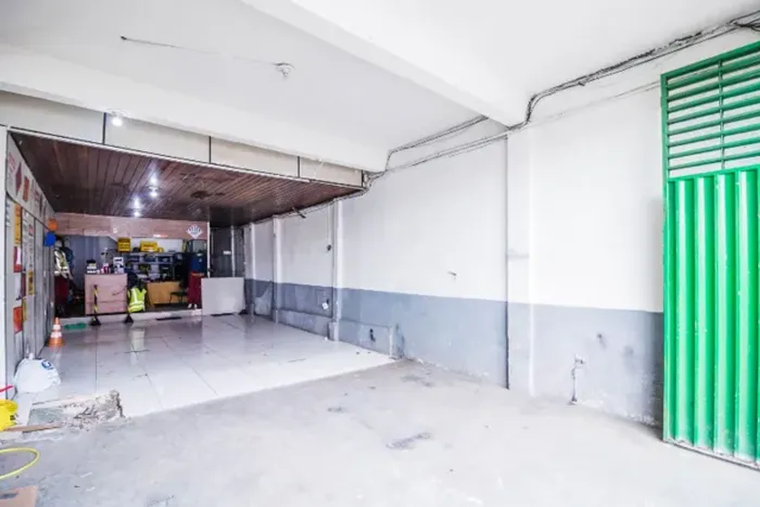 Imovel comercial, 290m², 2vgs próx ao It center.
