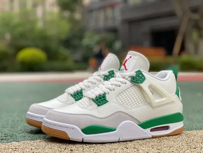 Jordan 4 Retro SB "Pine Green"