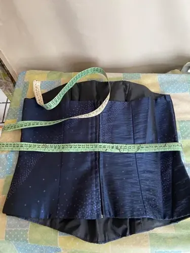 Corselet azul marinho com fecho