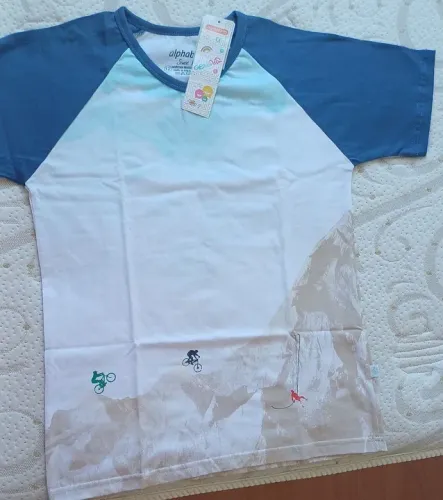 Camisa Alphabeto. Tam: 12 Nova
