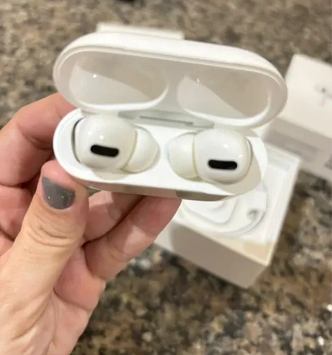 Apple AirPods Pro com Case de Couro