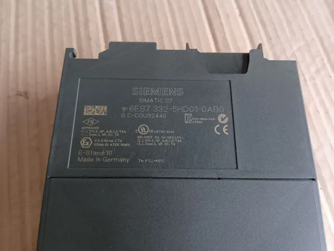 Módulo Siemens Simatic S7 6ES7 332-5HD01-0AB0