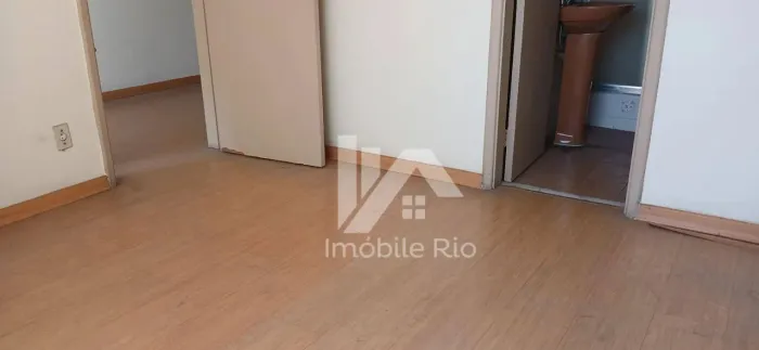 Vendo sala 1 quarto 31m2 metro Saens Pena Tijuca RJ