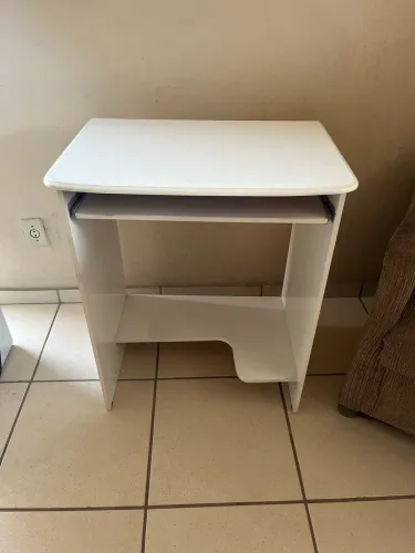 Vendo escrivaninha Semi-nova