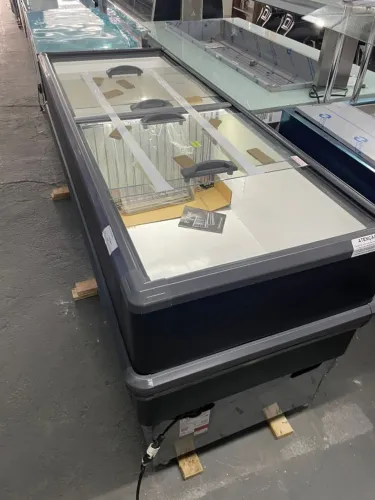 Ilha congelados e refrigerados 2m vidro reto com led e porta etiqueta (Ester)