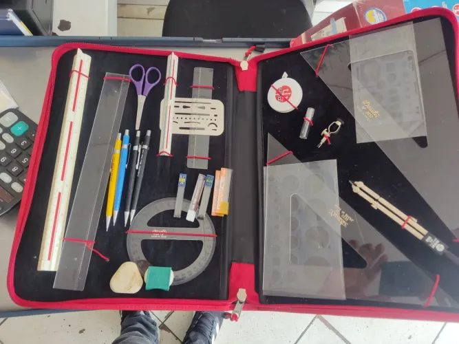 Estojo de desenho completo para estudantes