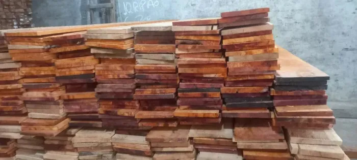 Tábua de azimbre, Madeiras em geral