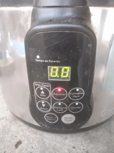 Ótimo panela elétrica funcionando só sem cuba