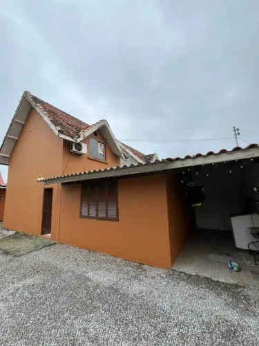 Casa com 3 dormitórios na Vargem do Bom Jesus