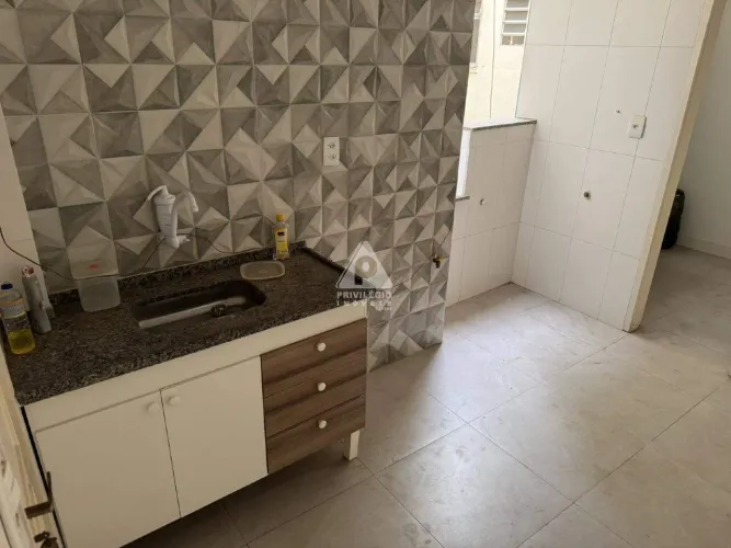 Apartamento à venda de 3 Quartos c/ vaga 78m² - Avenida Paulo de Frontin - Rio Comprido