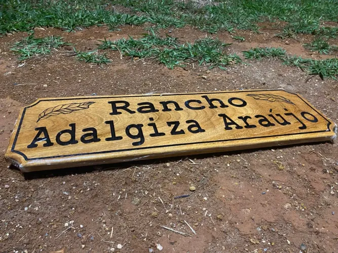 Placa Rústica Personalizada Rancho Adalgiza Araújo