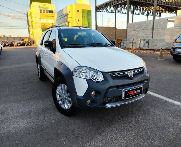 Fiat Palio Weekend Adventure 1.8 8V 103cv 4P Usados e Novos