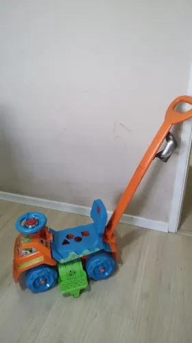 Carrinho de bebê bandeirantes R$80,00