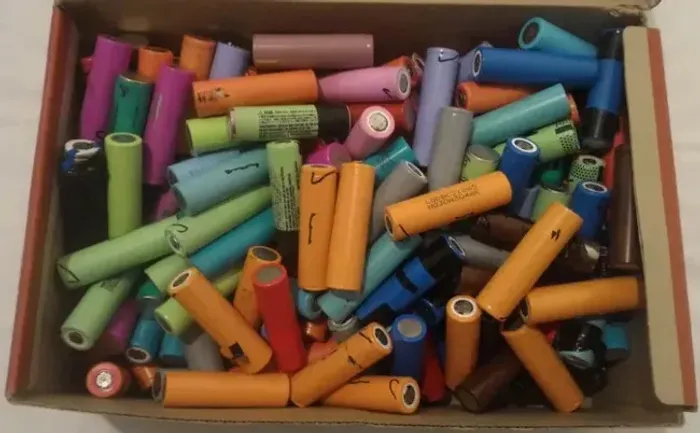 Baterias de lítio 18650 recicladas, em bom estado. Cada uma apenas 5 Reais.