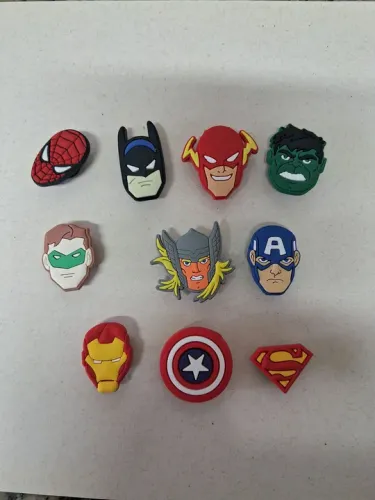 Pins/ berloques para Crocs Heróis