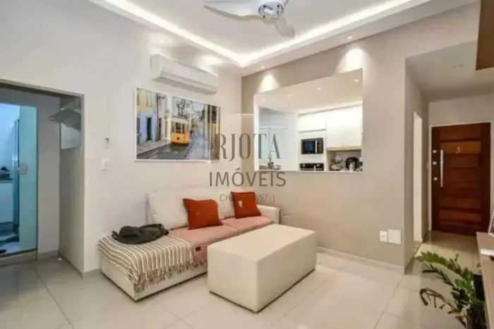 Charme e Conforto: Apartamento de 2 Quartos com Suíte no Edifício Del Palmar, Botafogo