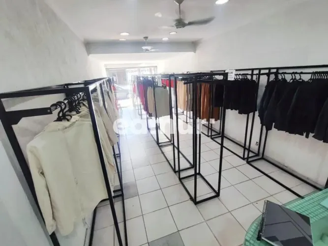 SALÃO para VENDA com 193m² no bairro Vila Assunção com 0 quartos e 0 vagas. Santo André, S