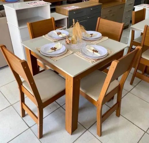 Mesa de Jantar em Madeira Maciça
