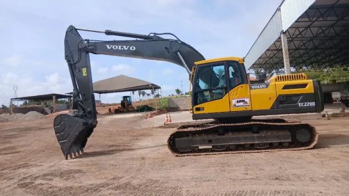 escavadeira Volvo EC/220-D