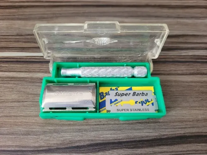 Gillette Diplomata Antiga C/ Estojo Original! (Usado)
