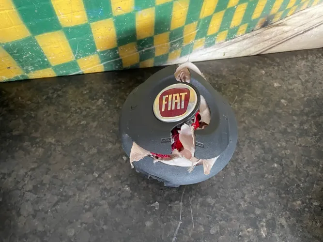 Bolsa airbag estourada fiat Mobi uno 