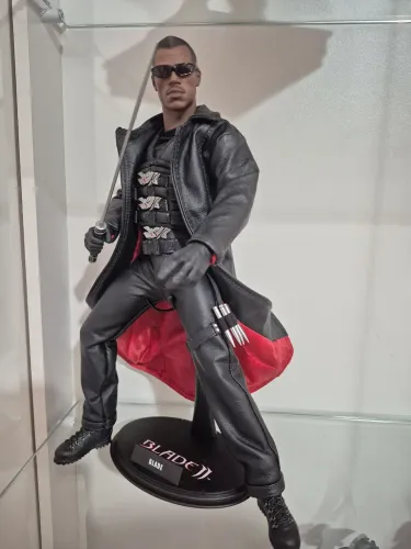 Hottoys Blade 2 Escala 1/6