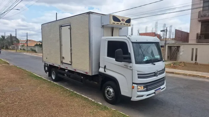 VW 11-180 Baú Refrigerado Único dono,2022