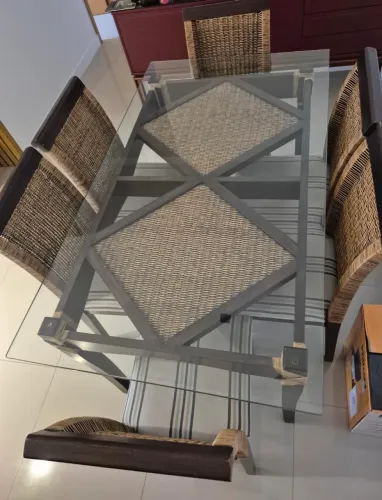 Mesa de Jantar 6 cadeiras em Madeira Maciça e Rattan