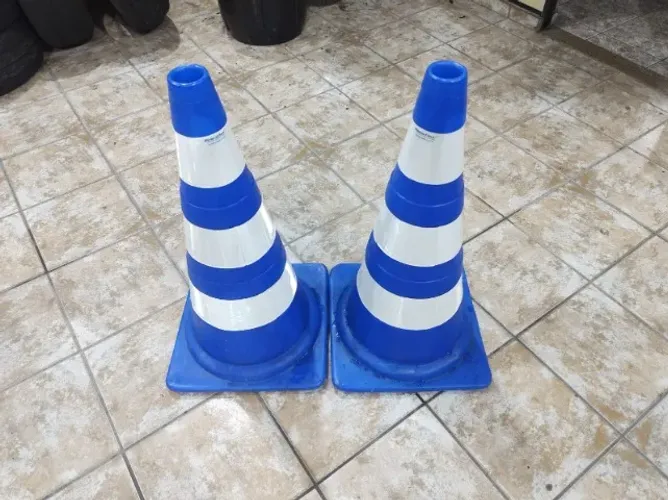 Cone de Sinalização Azul e Branco 0,75cm