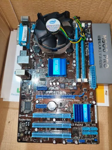 PLACA MÃE ASUS P5P41T LE + CORE 2 QUAD + 4GB DE RAM DDR3 KINGSTON 