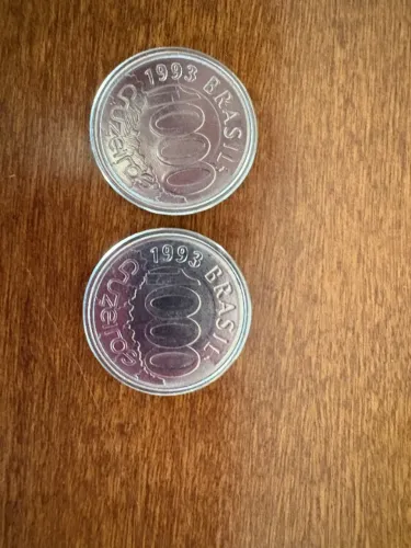 Moedas de 1000 e 5000 cruzeiros