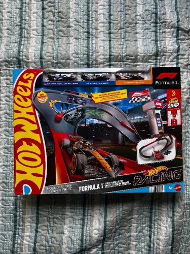 Pista de brinquedo Corrida Fórmula 1 Sprint com 3 carros Hot Wheels Mattel