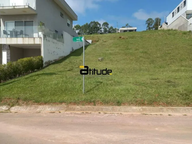 TERRENO A VENDA NO CONDOMÍNIO RESERVA SANTA ANNA.